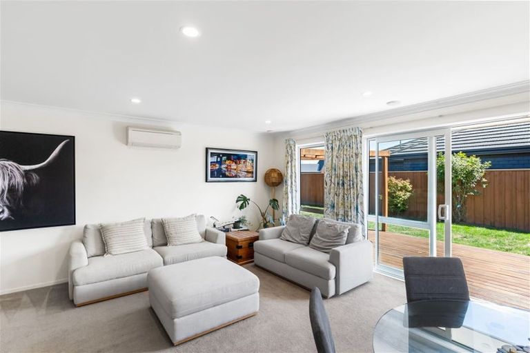 Photo of property in 3a Shillingford Boulevard, Rolleston, 7615
