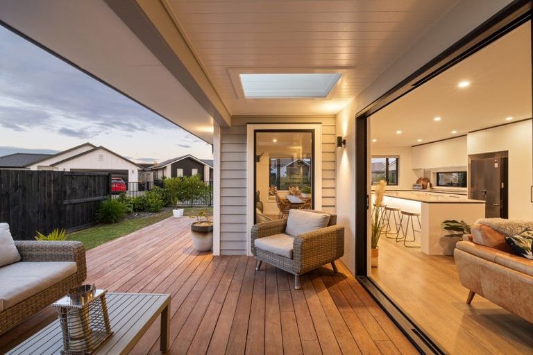 Photo of property in 1 Mida Close, Papamoa Beach, Papamoa, 3118