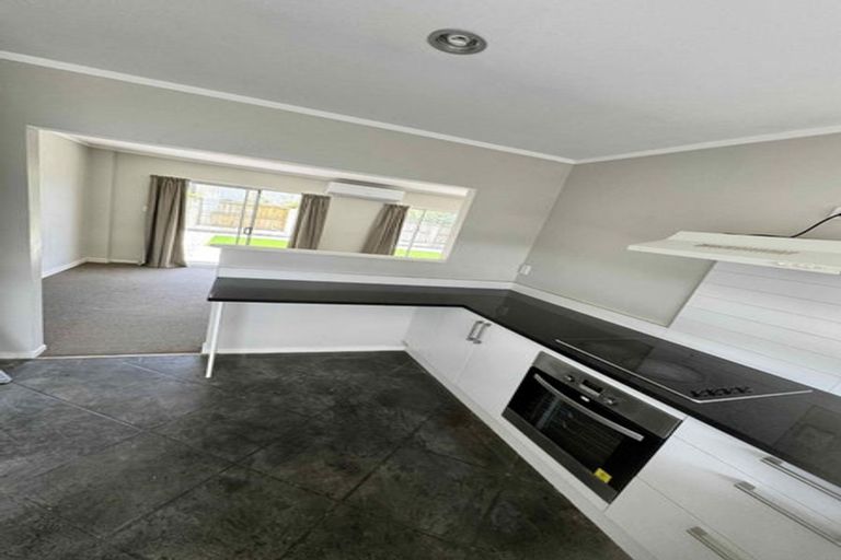 Photo of property in 2/14 Swan Crescent, Pakuranga, Auckland, 2010
