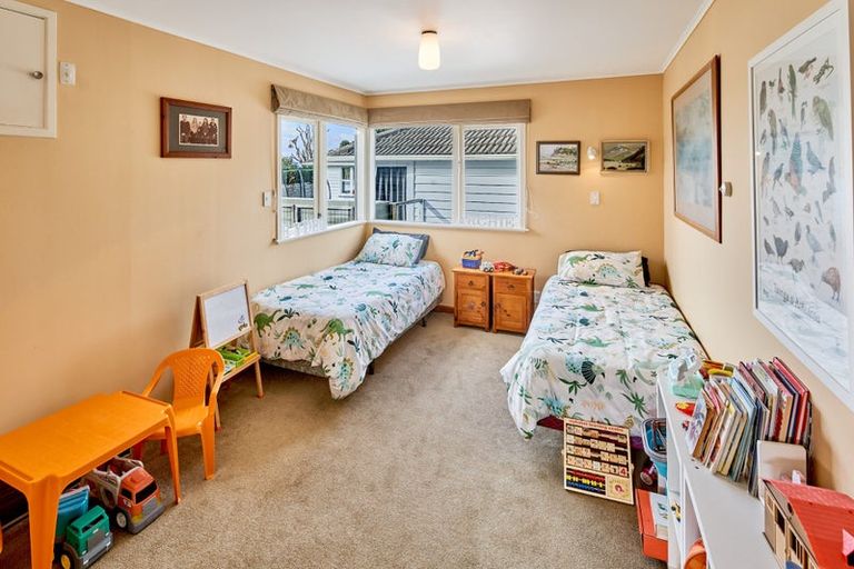 Photo of property in 33 Collier Avenue, Karori, Wellington, 6012
