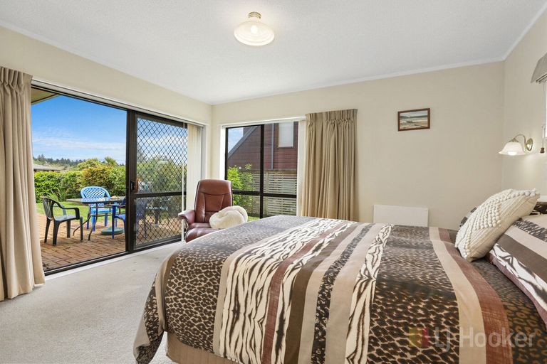 Photo of property in 2 Brundon Place, Lynmore, Rotorua, 3010