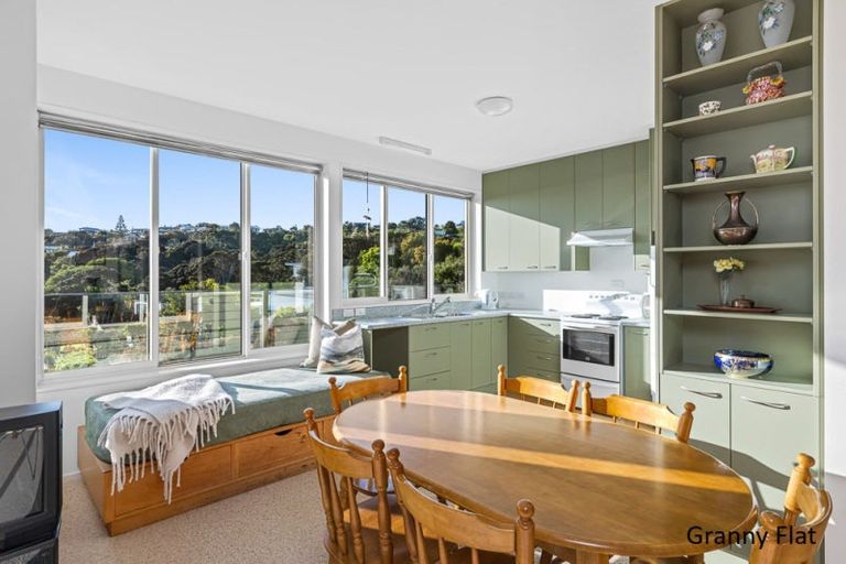 Photo of property in 52 Beauvoir Avenue, Matakatia, Whangaparaoa, 0930