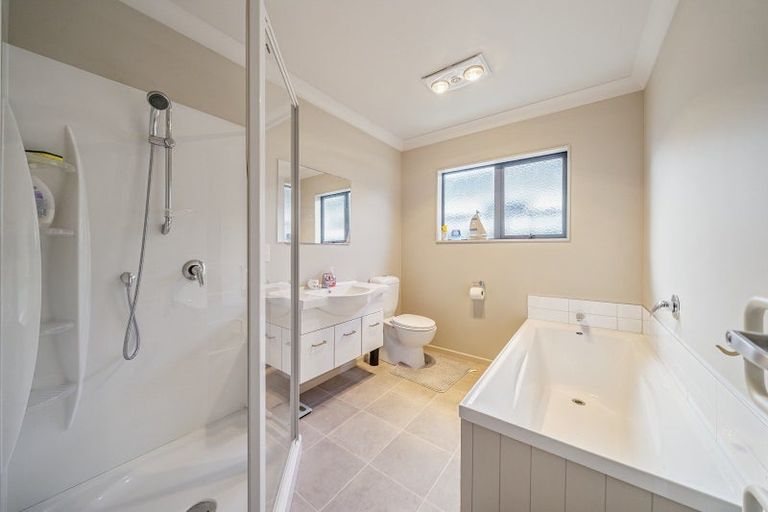 Photo of property in 5 Poppy Watts Grove, Stokes Valley, Lower Hutt, 5019