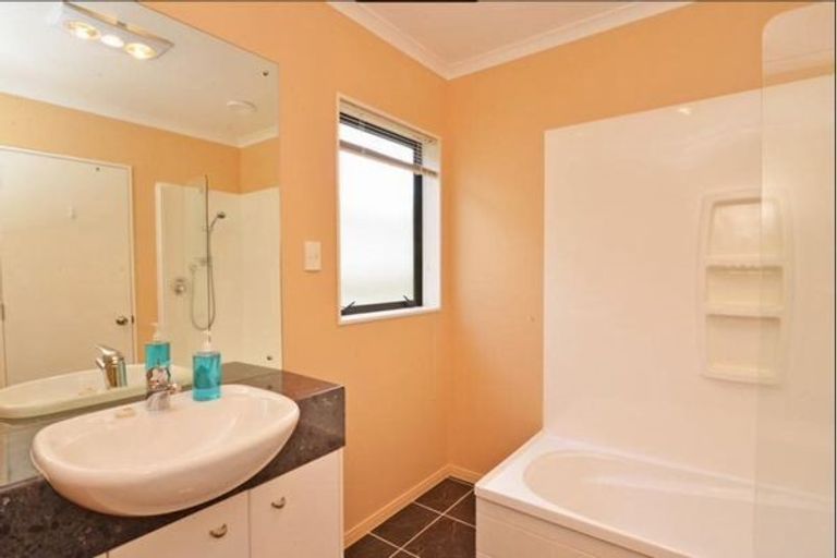 Photo of property in 32 Espalier Drive, Henderson, Auckland, 0612