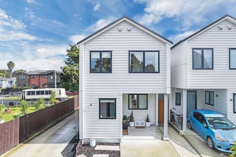 Photo of property in 2 Fields Road, Manurewa, Auckland, 2102