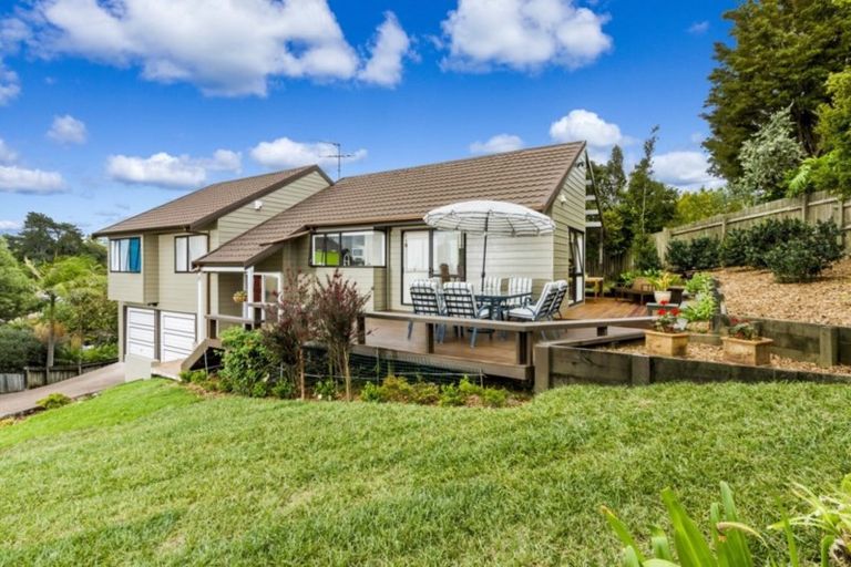 Photo of property in 9 Cairnbrae Court, Northcross, Auckland, 0632