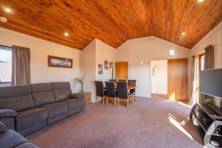Photo of property in 98 Kapanui Road, Waikanae, 5036