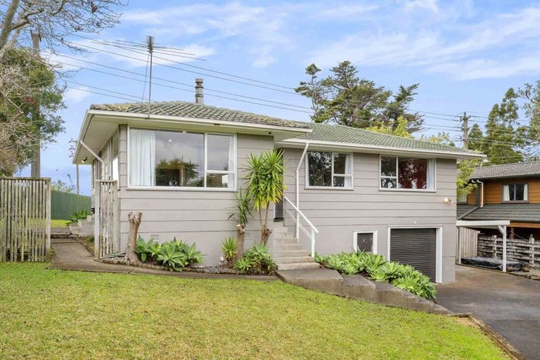 Photo of property in 48 Harmel Road, Glendene, Auckland, 0602