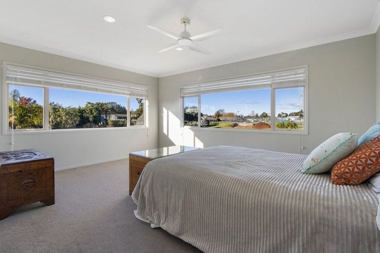 Photo of property in 32 Noble Johnston Drive, Katikati, 3129