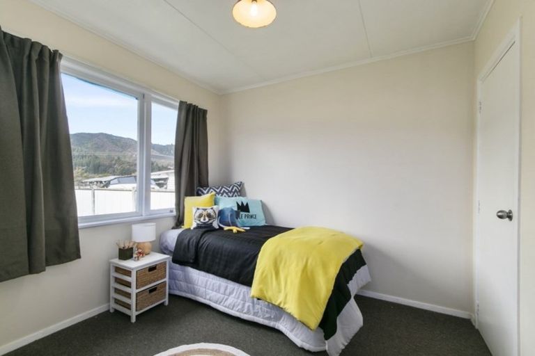 Photo of property in 17 Whitehall Street, Wainuiomata, Lower Hutt, 5014