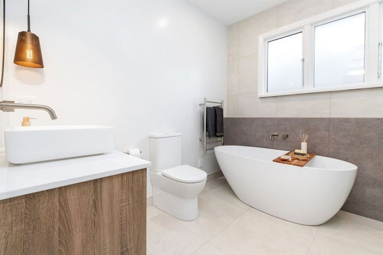 Photo of property in 51 Hawkesbury Avenue, St Albans, Christchurch, 8014