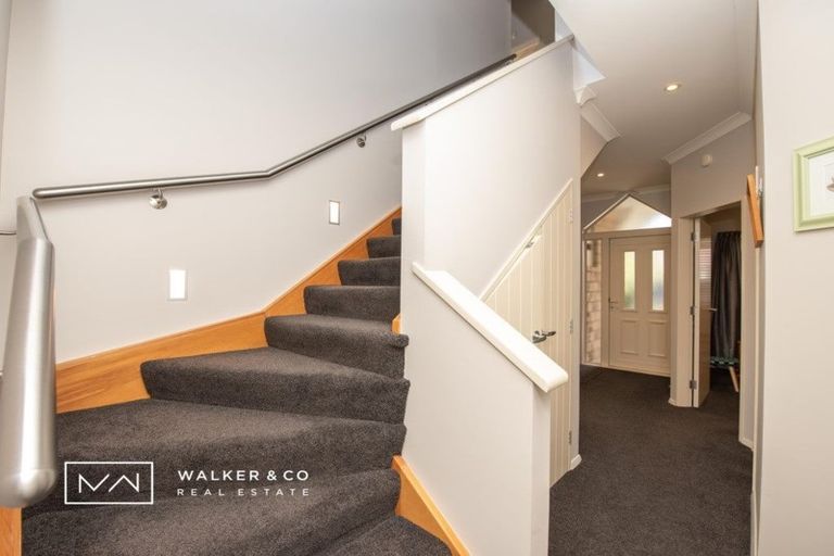 Photo of property in 15 Pempsey Street, Silverstream, Upper Hutt, 5019