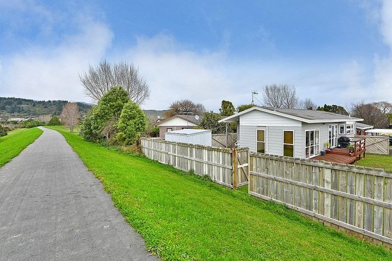 Photo of property in 22 Memphis Grove, Totara Park, Upper Hutt, 5018