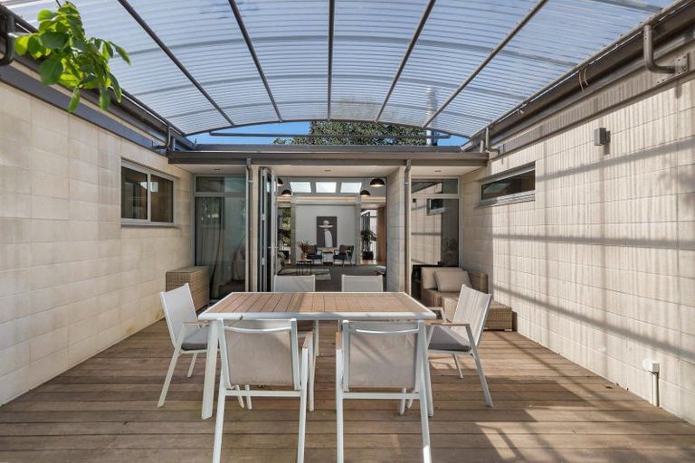 Photo of property in 289 Riverbank Road, Wanaka, 9382