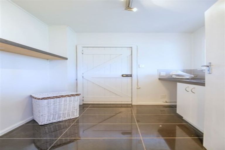 Photo of property in 106 Avonhead Road, Avonhead, Christchurch, 8042