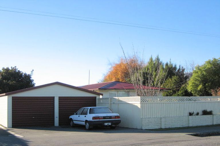 Photo of property in 16 Mortlake Street, Islington, Christchurch, 8042