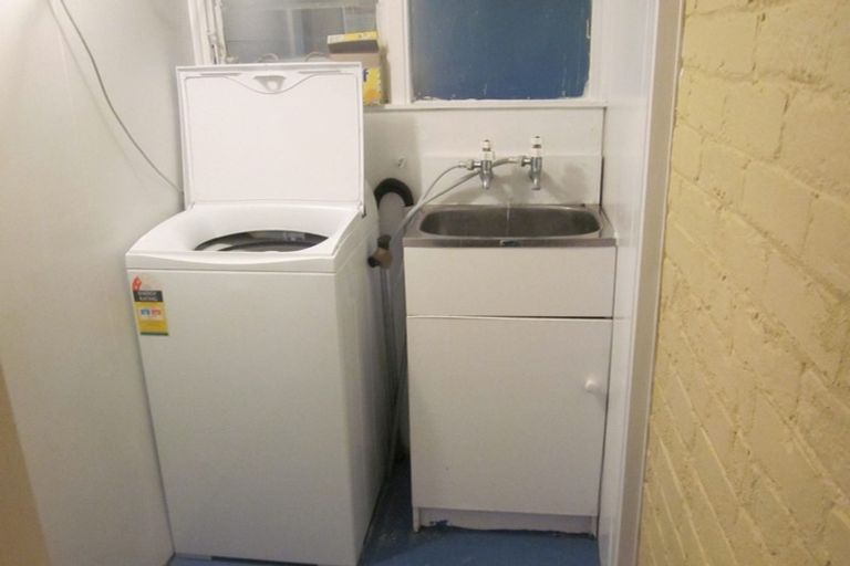 Photo of property in 18 Portland Crescent, Thorndon, Wellington, 6011