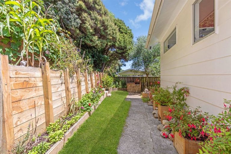 Photo of property in 5 Brora Crescent, Papakowhai, Porirua, 5024