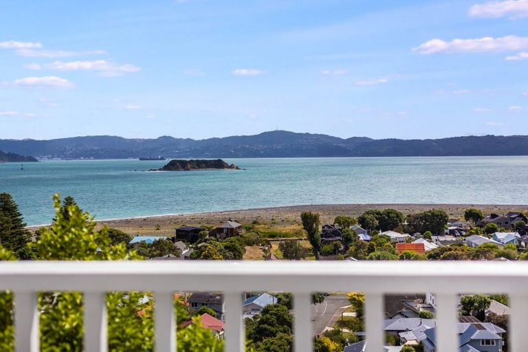 Photo of property in 15 Karaka Street, Eastbourne, Lower Hutt, 5013