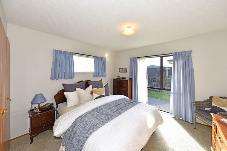 Photo of property in 3/9b Prestons Road, Redwood, Christchurch, 8051