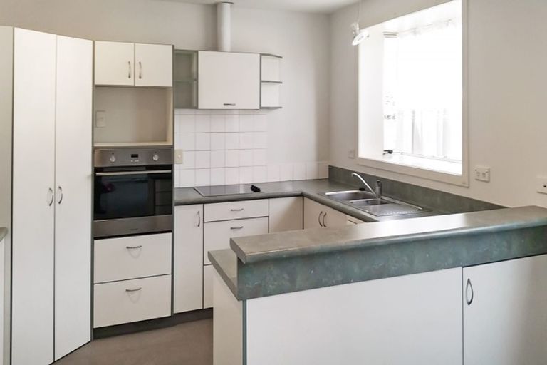 Photo of property in 2/17 Fairfield Avenue, Addington, Christchurch, 8024