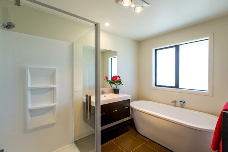 Photo of property in 10 Honeyfield Drive, Whalers Gate, New Plymouth, 4310