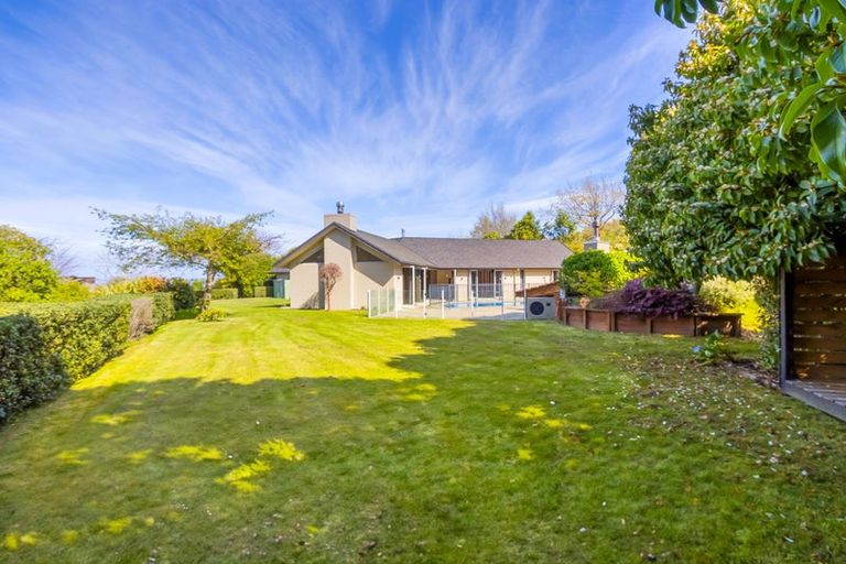 Photo of property in 5 Cameron Drive, Acacia Bay, Taupo, 3385