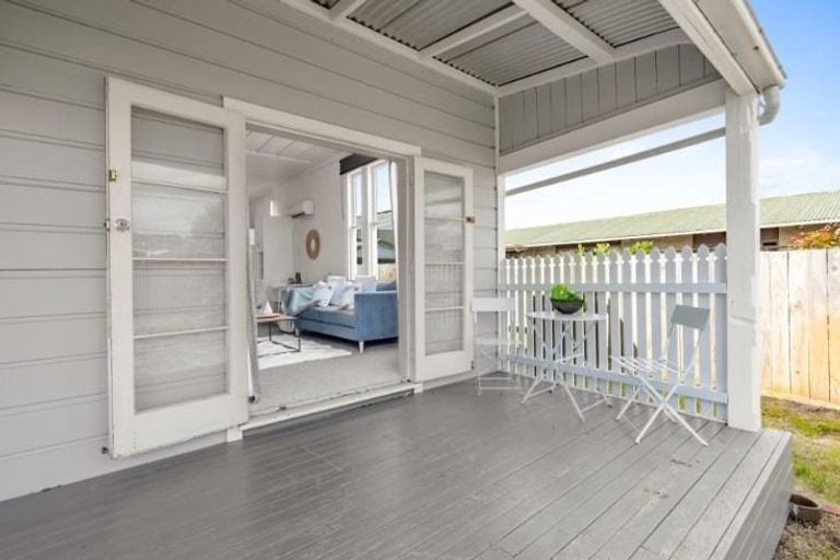 Photo of property in 61 Wesley Street, South Dunedin, Dunedin, 9012