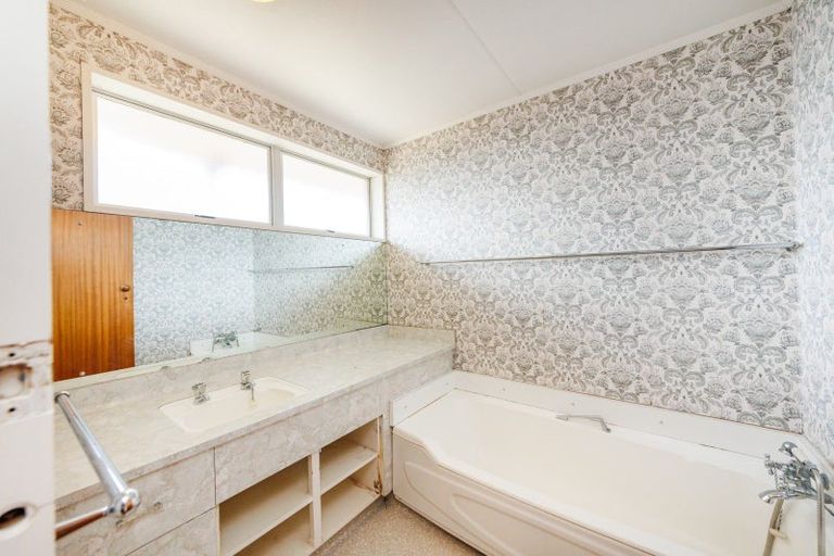 Photo of property in 15 College Street, Awapuni, Palmerston North, 4412