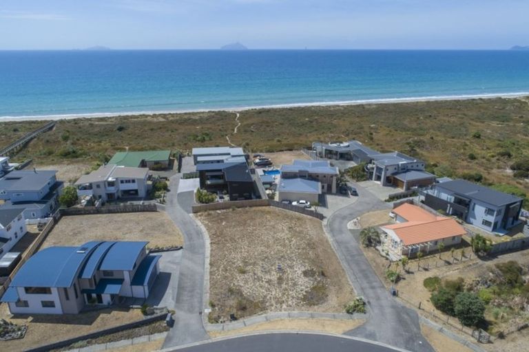 Photo of property in 147 Bream Bay Drive, Ruakaka, 0116
