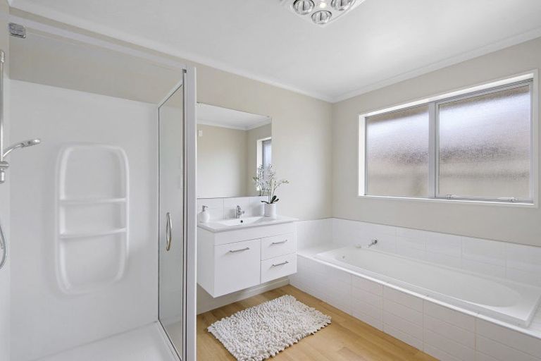 Photo of property in 70 Aidanfield Drive, Aidanfield, Christchurch, 8025