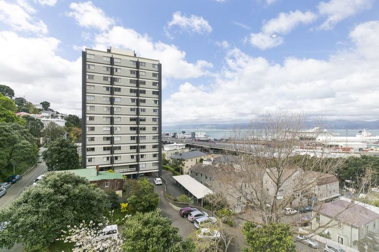 Photo of property in Mansfield Towers, 1 Grant Road, Thorndon, Wellington, 6011