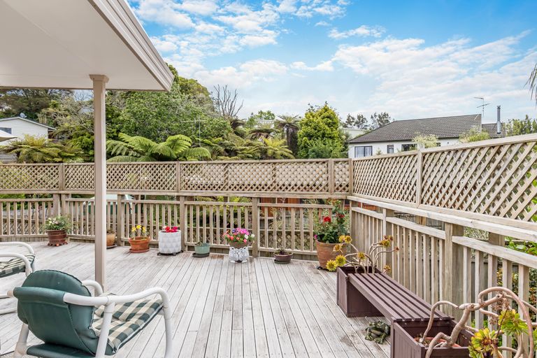 Photo of property in 47 Red Hibiscus Road, Stanmore Bay, Whangaparaoa, 0932