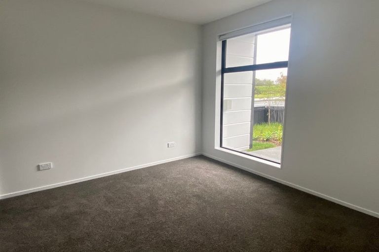 Photo of property in 16 Tuputupu Drive, Kumeu, 0810