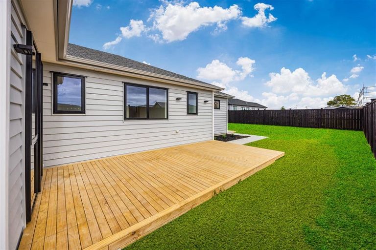 Photo of property in 30 Kakano Street, Clevedon, 2582