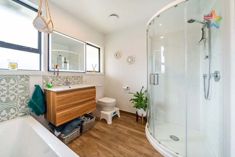 Photo of property in 22 Waiuta Street, Titahi Bay, Porirua, 5022