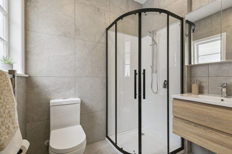 Photo of property in 337 Karori Road, Karori, Wellington, 6012