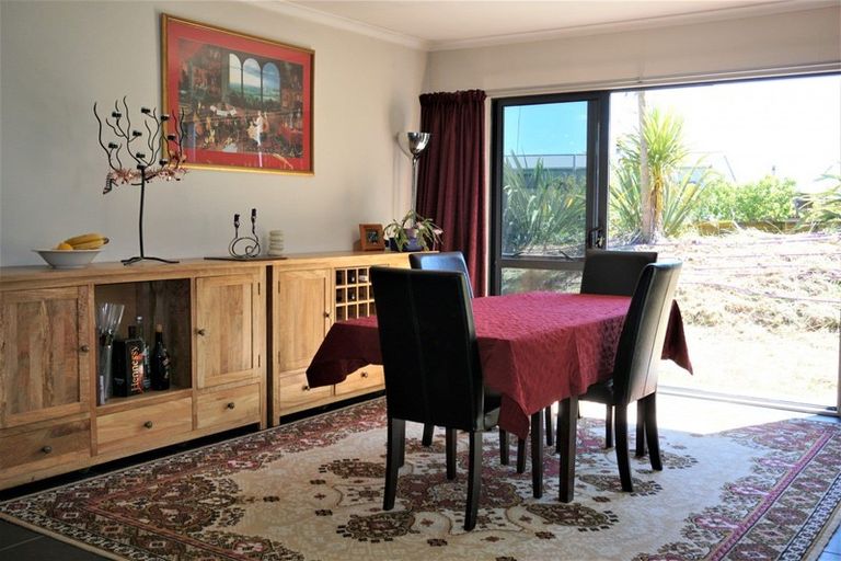 Photo of property in 1 Barclay Grove, Hokio Beach, Levin, 5571