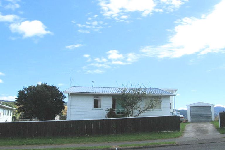 Photo of property in 3 Mount Marua Way, Timberlea, Upper Hutt, 5018