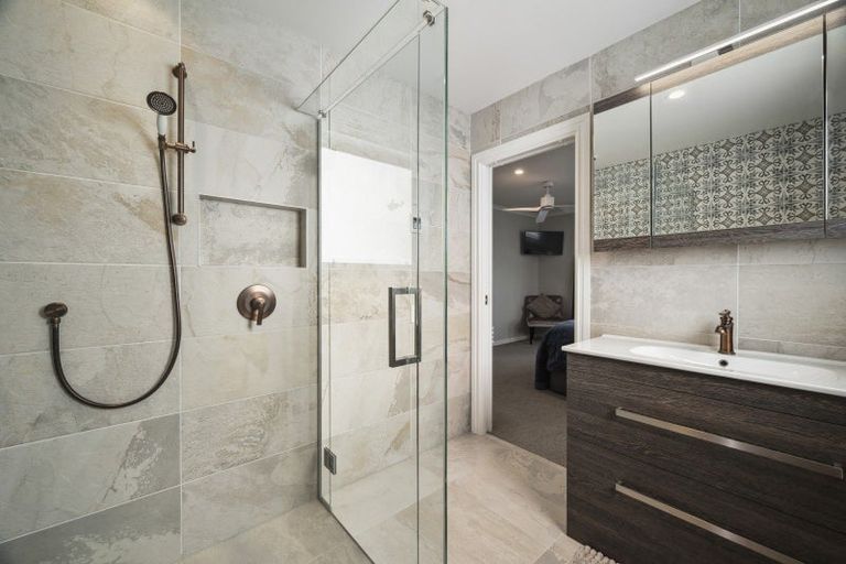 Photo of property in 10 Crowther Terrace, Waipahihi, Taupo, 3330