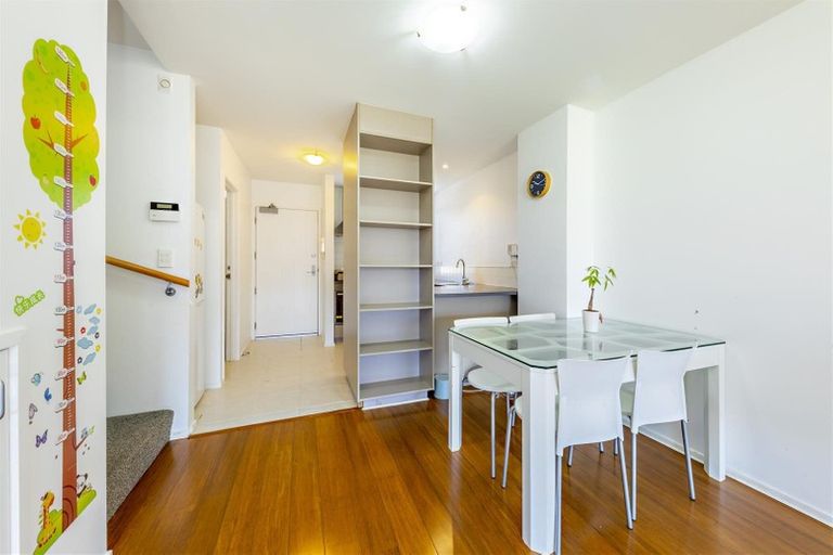 Photo of property in 5/30 Opito Way, East Tamaki, Auckland, 2013