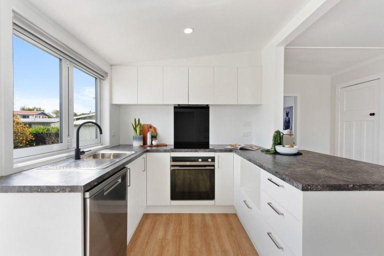 Photo of property in 28 Alma Road, Gonville, Whanganui, 4501