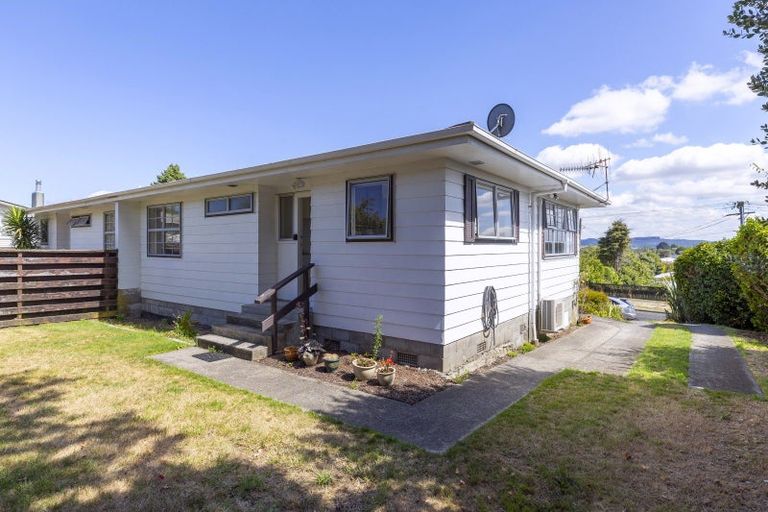 Photo of property in 2/17 Cumberland Street, Tauhara, Taupo, 3330