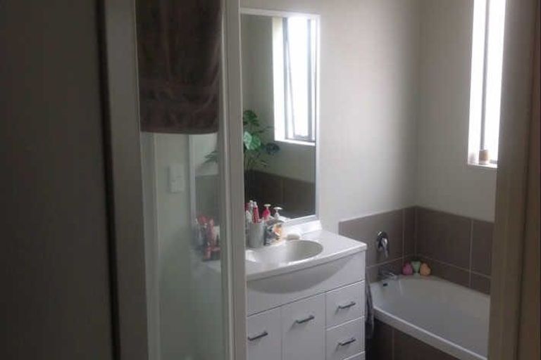 Photo of property in 67 Popokatea Drive, Takanini, 2112