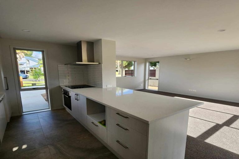 Photo of property in 4a Bosun Place, Te Atatu Peninsula, Auckland, 0610