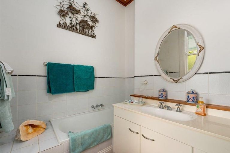 Photo of property in 7 Calico Line, Marton, 4710