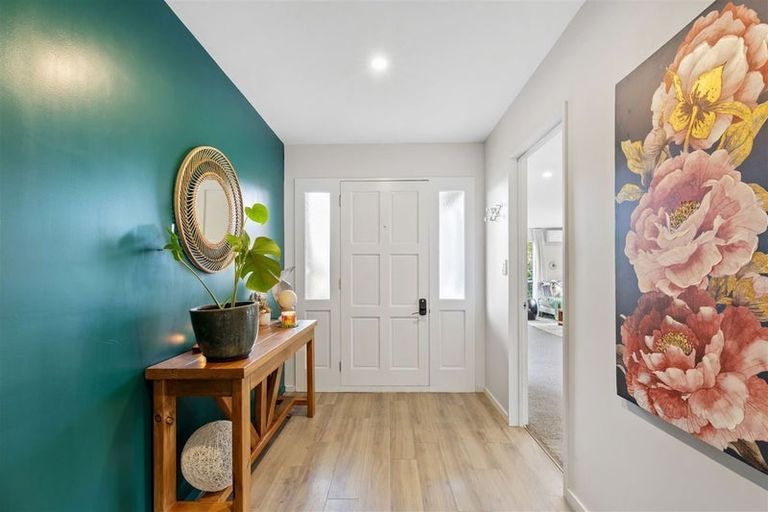 Photo of property in 8 Thornlea Place, Halswell, Christchurch, 8025