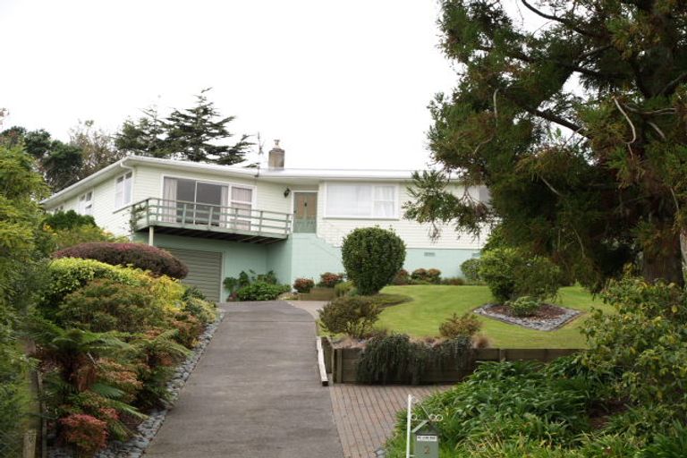 Photo of property in 2 Kelly Place, Cockle Bay, Auckland, 2014