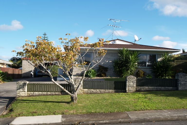 Photo of property in 1/26 Pegler Drive, Howick, Auckland, 2014