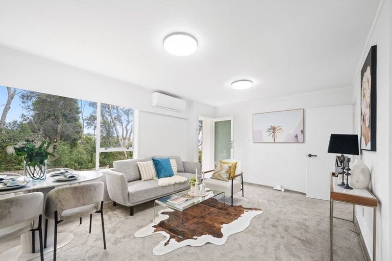 Photo of property in 2/30 Kathleen Street, Totara Vale, Auckland, 0627